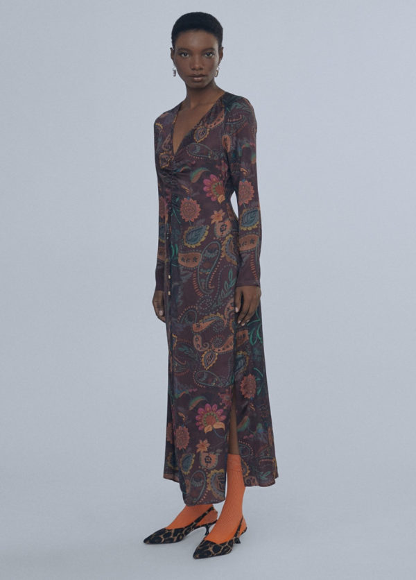 Vestido midi estampado paisley de Lola Casademunt - Imagen 2
