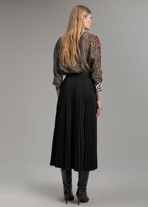 Falda plisada negro de Lola Casademunt by Maite - Imagen 3