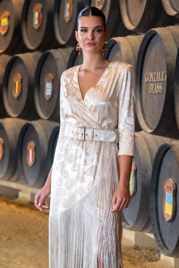 Vestido Catavino Beige de Káhyra - Imagen 2