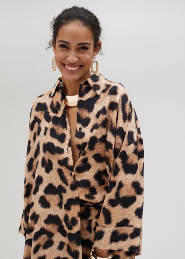 Maxi Camisa Leopardo de Lola Casademunt - Imagen 2