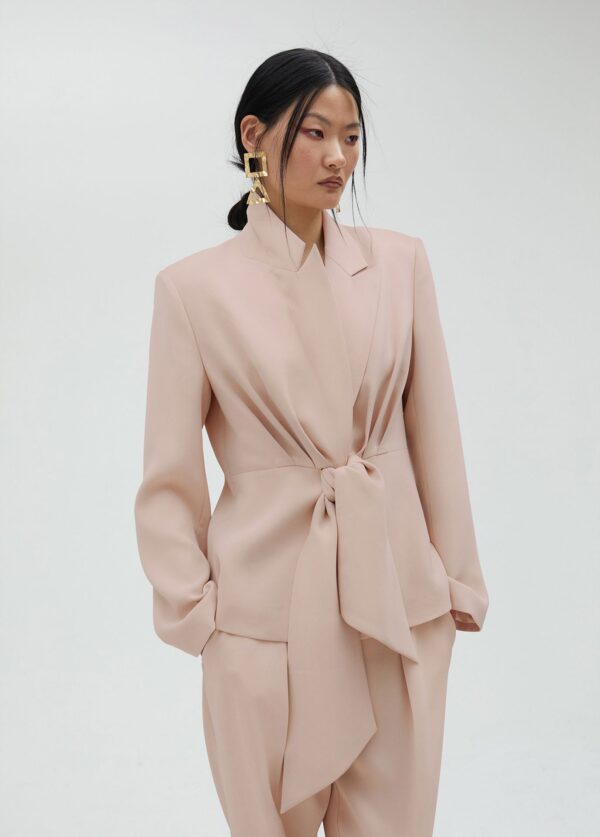 Americana Corta con Nudo Rosa Nude de Lola Casademunt by Maite - Imagen 5