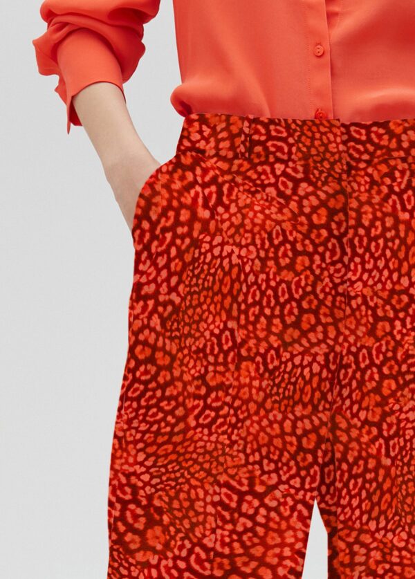 Pantalón Recto Estampado Animal Print Rojo-Naranja de Lola Casademunt by Maite - Imagen 2