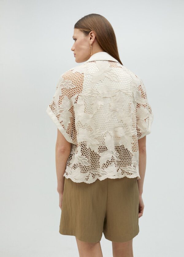 Camisa Corta Calada Guipur Crudo de Lola Casademunt by Maite - Imagen 4