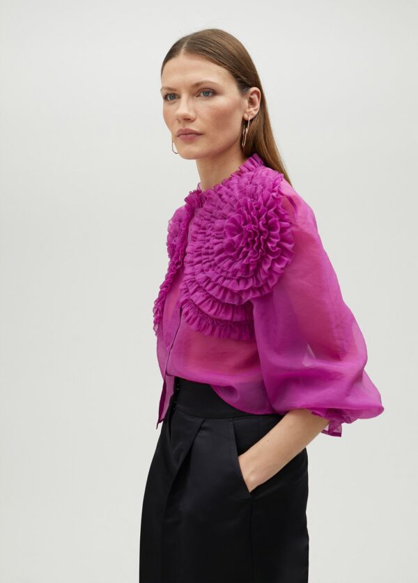 Blusa Con Detalle Floral Fucsia de Lola Casademunt by Maite - Imagen 5