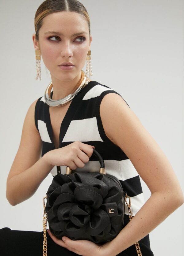 Bolso Flor Efecto Piel Negro de Lola Casademunt - Imagen 6