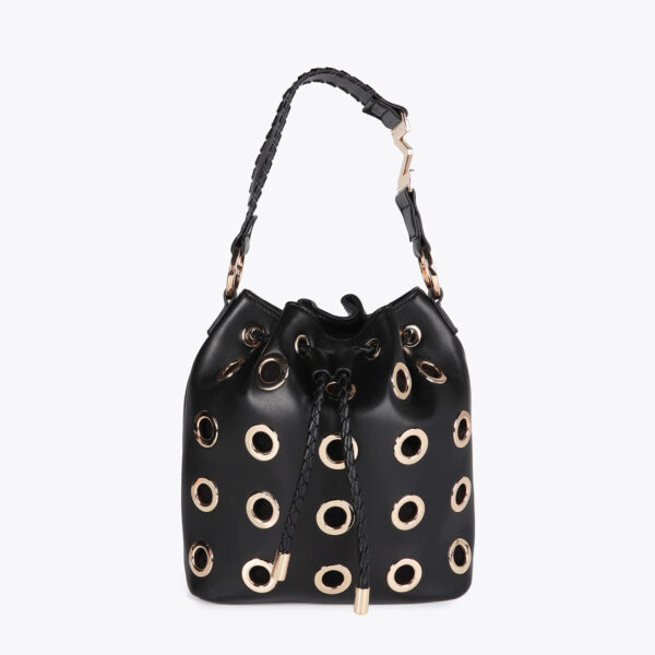 Bolso judas con ojales metalizados circulares negro de Lola Casademunt by Maite