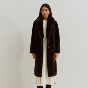 Abrigo largo de pelo marrón oscuro de Lion Of Porches